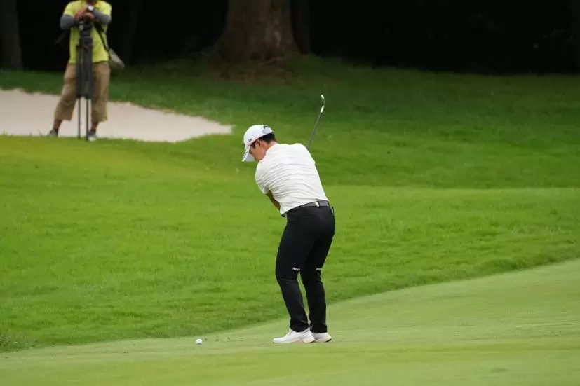 申ジエのアイアン（斜め前方）連続写真【2021年アース・モンダミンカップ・R3】