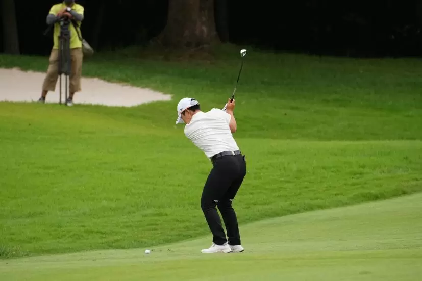 申ジエのアイアン（斜め前方）連続写真【2021年アース・モンダミンカップ・R3】