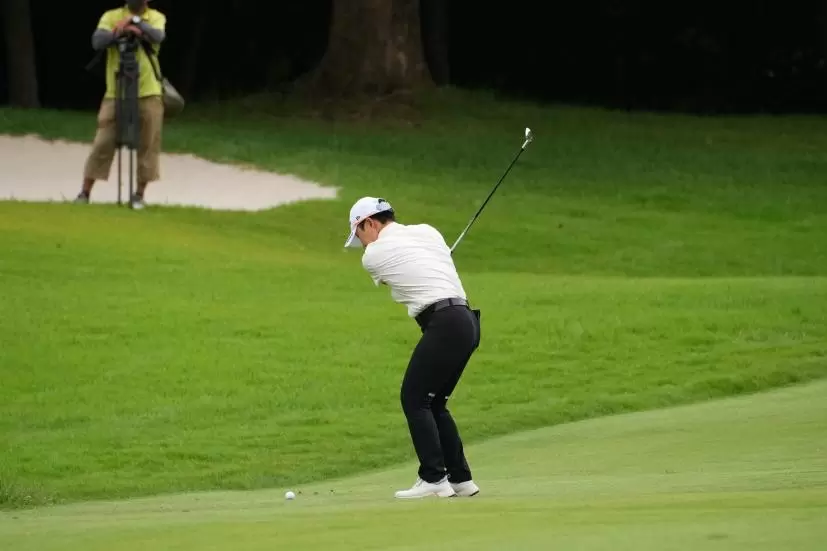 申ジエのアイアン（斜め前方）連続写真【2021年アース・モンダミンカップ・R3】