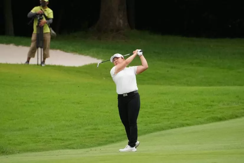 申ジエのアイアン（斜め前方）連続写真【2021年アース・モンダミンカップ・R3】