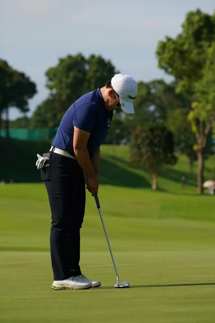 申ジエのパッティングストローク（後方）連続写真【2021年アース・モンダミンカップ・R4】