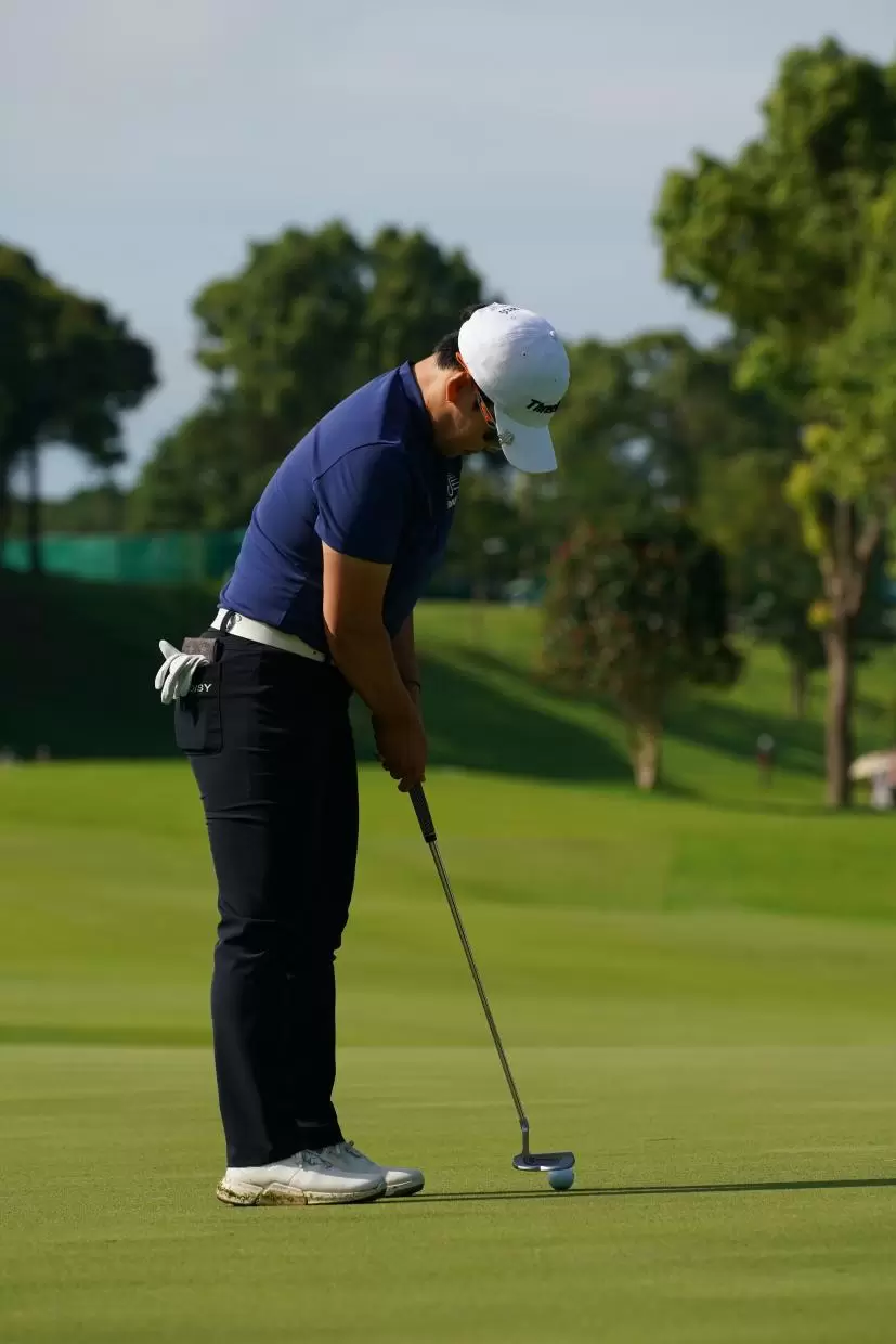 申ジエのパッティングストローク（後方）連続写真【2021年アース・モンダミンカップ・R4】