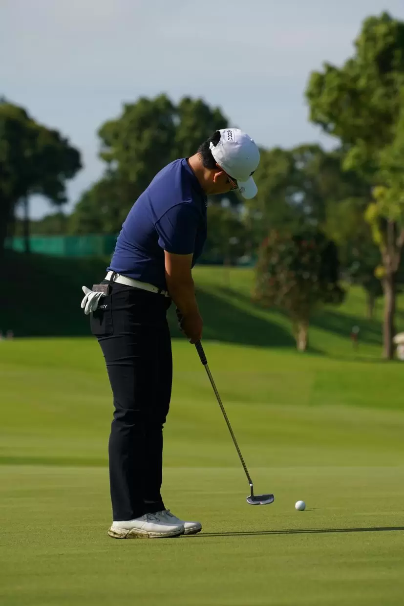 申ジエのパッティングストローク（後方）連続写真【2021年アース・モンダミンカップ・R4】