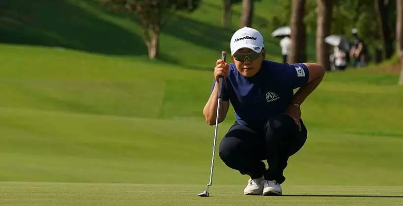 申ジエのパッティングストローク（後方）連続写真【2021年アース・モンダミンカップ・R4】