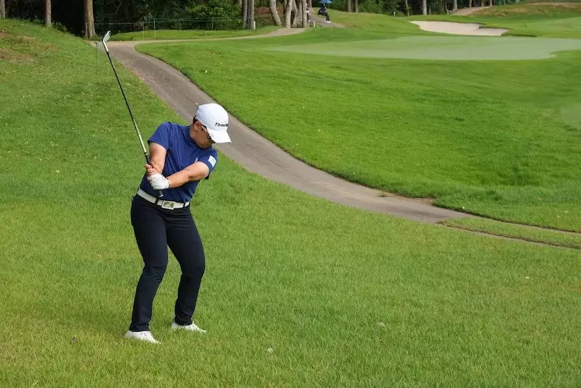 申ジエのアイアンスイング（ラフ）連続写真【2021年アース・モンダミンカップ・R4】