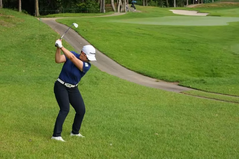 申ジエのアイアンスイング（ラフ）連続写真【2021年アース・モンダミンカップ・R4】