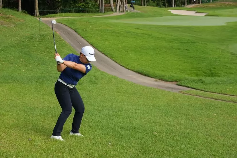 申ジエのアイアンスイング（ラフ）連続写真【2021年アース・モンダミンカップ・R4】