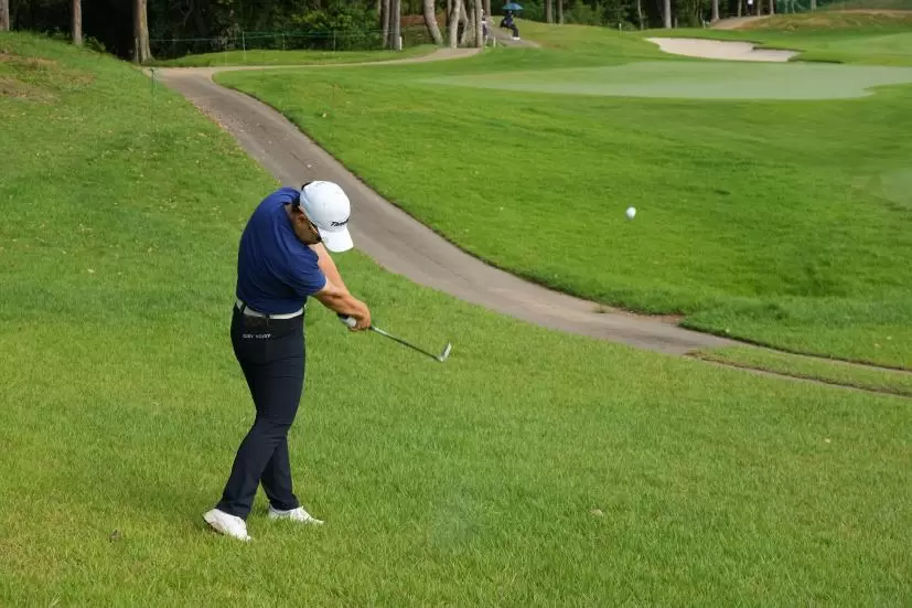 申ジエのアイアンスイング（ラフ）連続写真【2021年アース・モンダミンカップ・R4】
