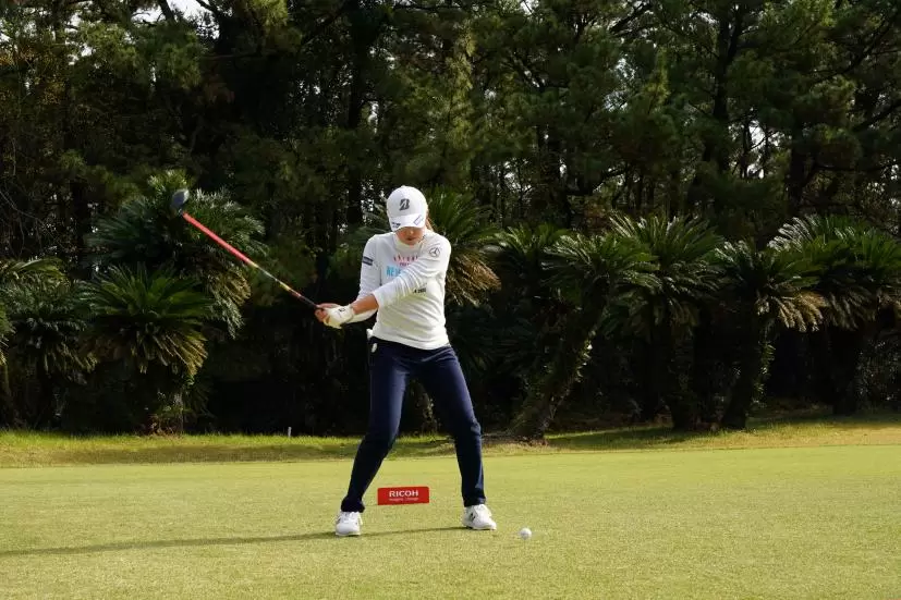 稲見萌寧のドライバースイング連続写真【2021年JLPGAツアーチャンピオンシップリコーカップ】
