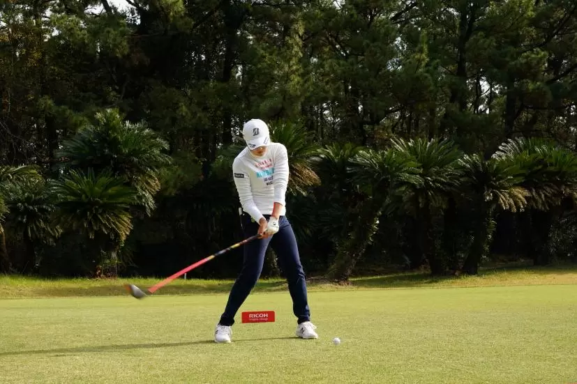 稲見萌寧のドライバースイング連続写真【2021年JLPGAツアーチャンピオンシップリコーカップ】