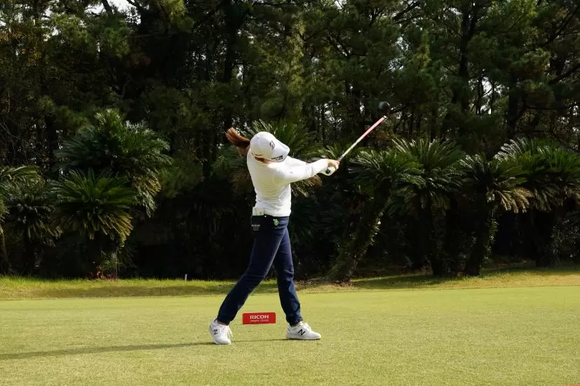 稲見萌寧のドライバースイング連続写真【2021年JLPGAツアーチャンピオンシップリコーカップ】