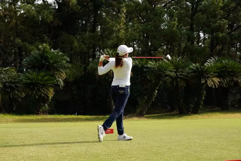 稲見萌寧のドライバースイング連続写真【2021年JLPGAツアーチャンピオンシップリコーカップ】