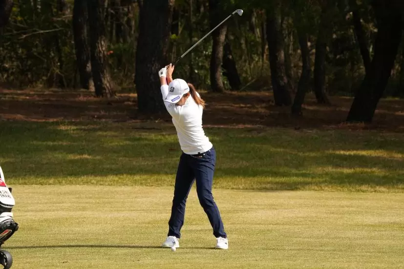 稲見萌寧のアイアンスイング連続写真【2021年JLPGAツアーチャンピオンシップリコーカップ】