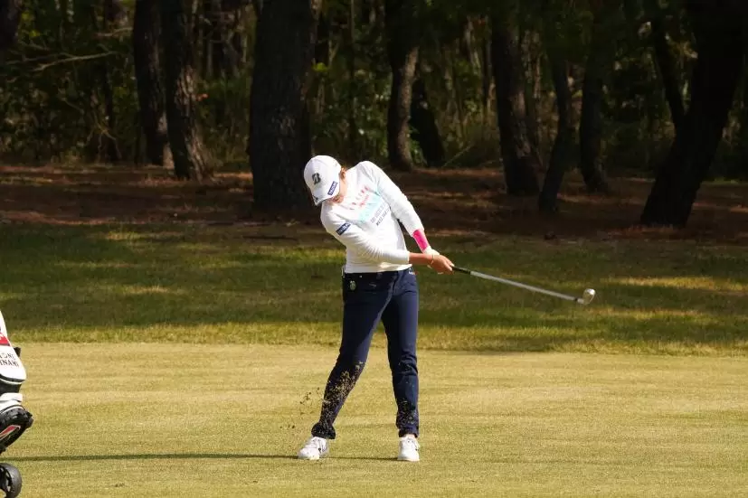 稲見萌寧のアイアンスイング連続写真【2021年JLPGAツアーチャンピオンシップリコーカップ】