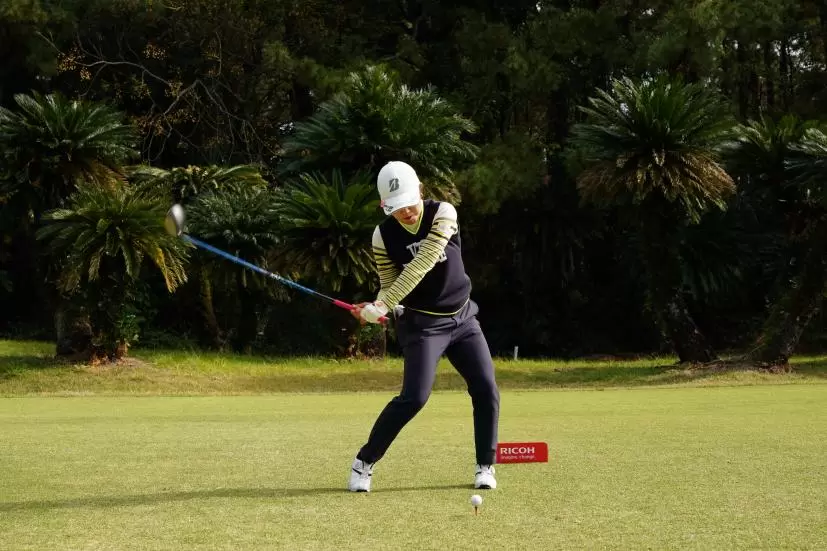 古江彩佳のドライバースイング連続写真【2021年JLPGAツアーチャンピオンシップリコーカップ】