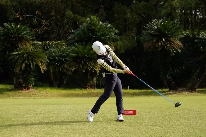 古江彩佳のドライバースイング連続写真【2021年JLPGAツアーチャンピオンシップリコーカップ】