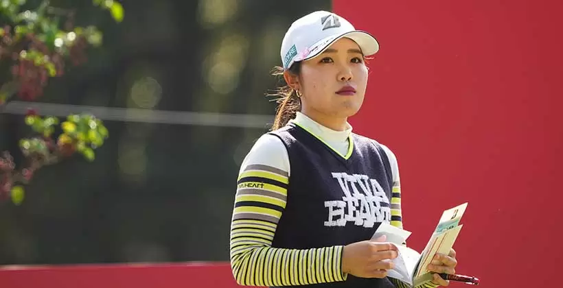 古江彩佳のアプローチスイング連続写真【2021年JLPGAツアーチャンピオンシップリコーカップ】