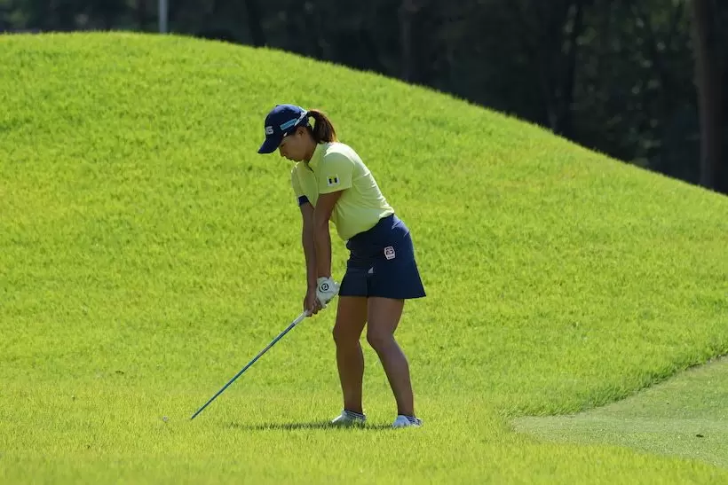 渋野日向子　アイアンスイング｜アドレス