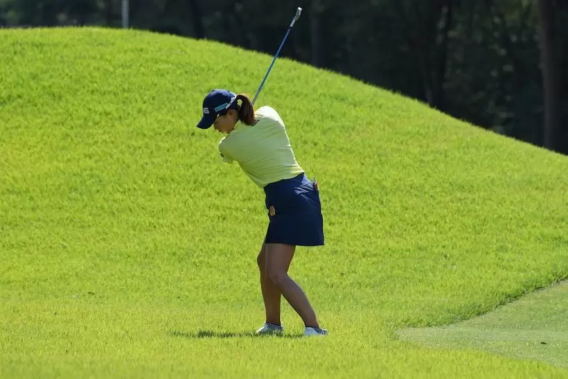 渋野日向子　アイアンスイング｜バックスイング③