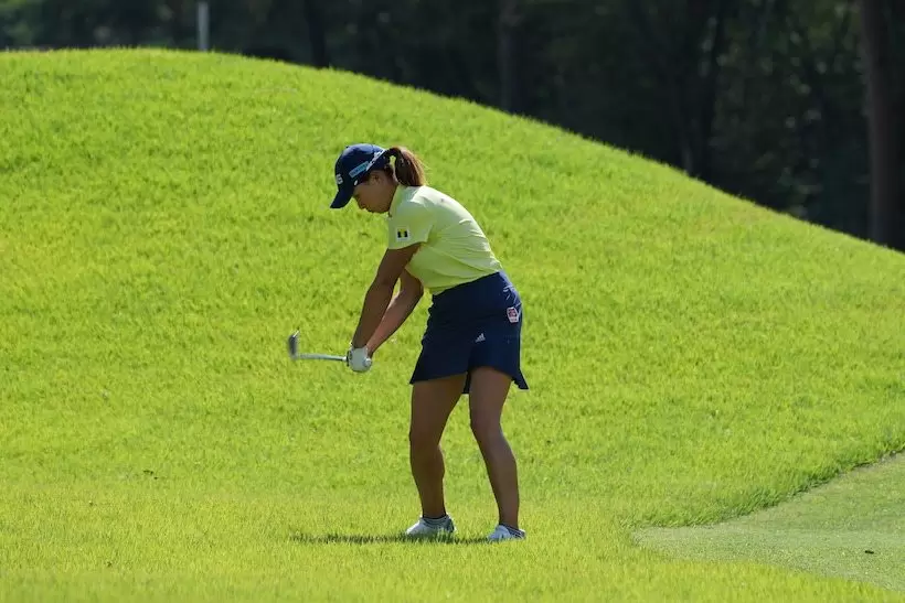 渋野日向子　アイアンスイング｜ダウンスイング②