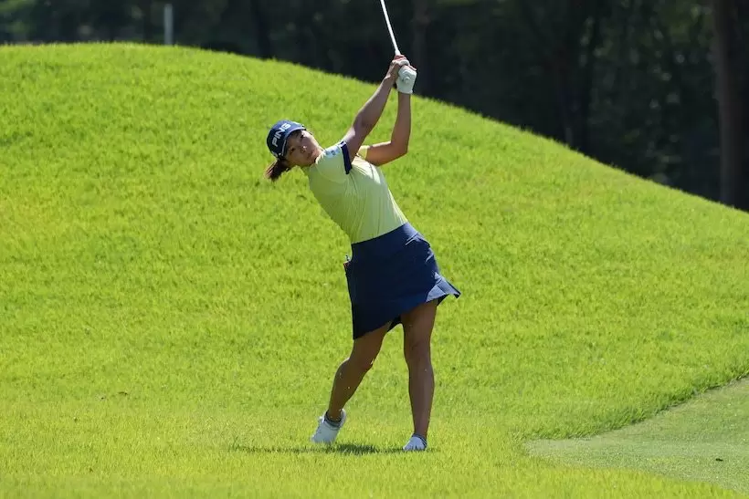 渋野日向子　アイアンスイング｜フォロー③