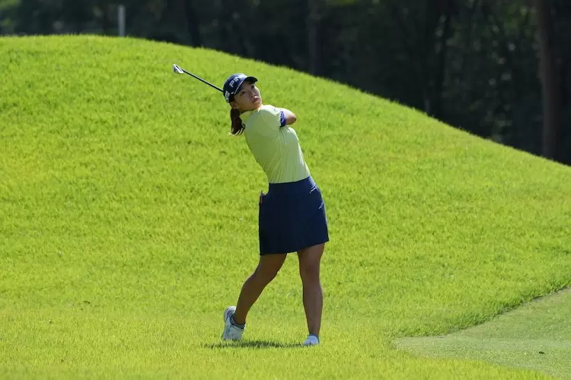 渋野日向子　アイアンスイング｜フィニッシュ