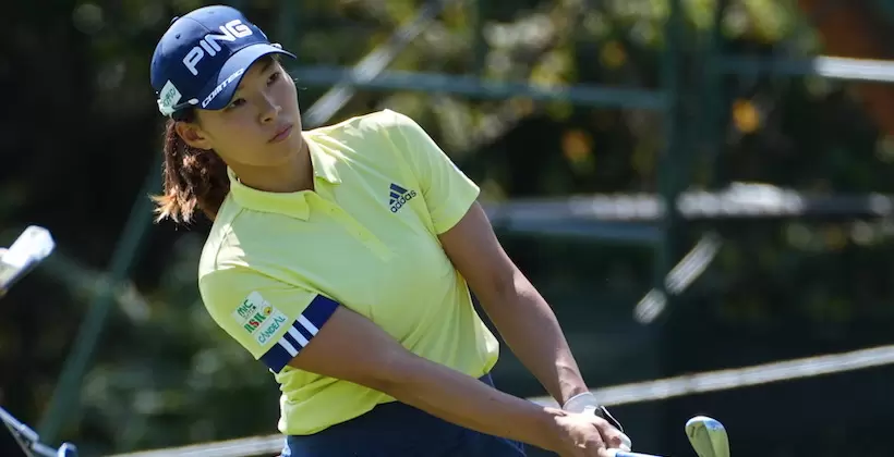 渋野日向子のアプローチスイング（深いラフ）連続写真【2021日本女子オープン】