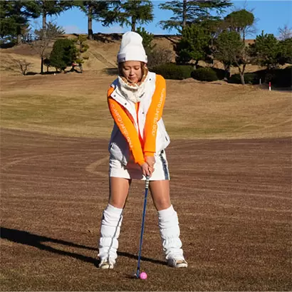 アイアンショットもボールをあまり左に置かないように注意。