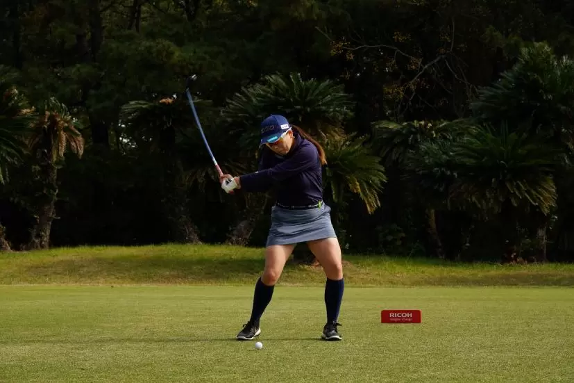 勝みなみのフェアウェイウッドスイング連続写真【2021年JLPGAツアーチャンピオンシップリコーカップ】