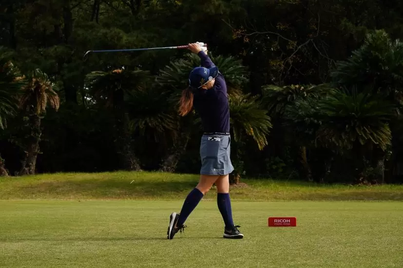 勝みなみのフェアウェイウッドスイング連続写真【2021年JLPGAツアーチャンピオンシップリコーカップ】