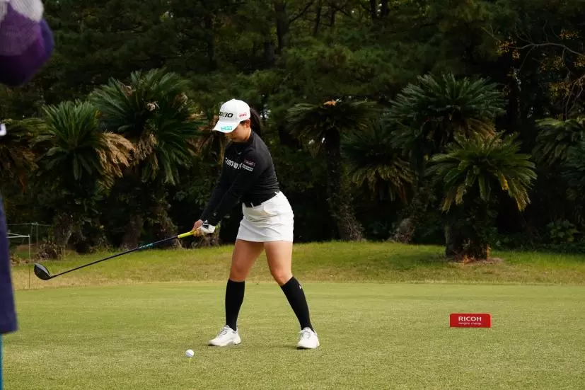 小祝さくらのドライバースイング連続写真【2021年JLPGAツアーチャンピオンシップリコーカップ】