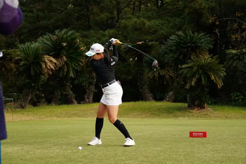 小祝さくらのドライバースイング連続写真【2021年JLPGAツアーチャンピオンシップリコーカップ】