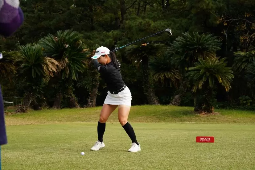小祝さくらのドライバースイング連続写真【2021年JLPGAツアーチャンピオンシップリコーカップ】