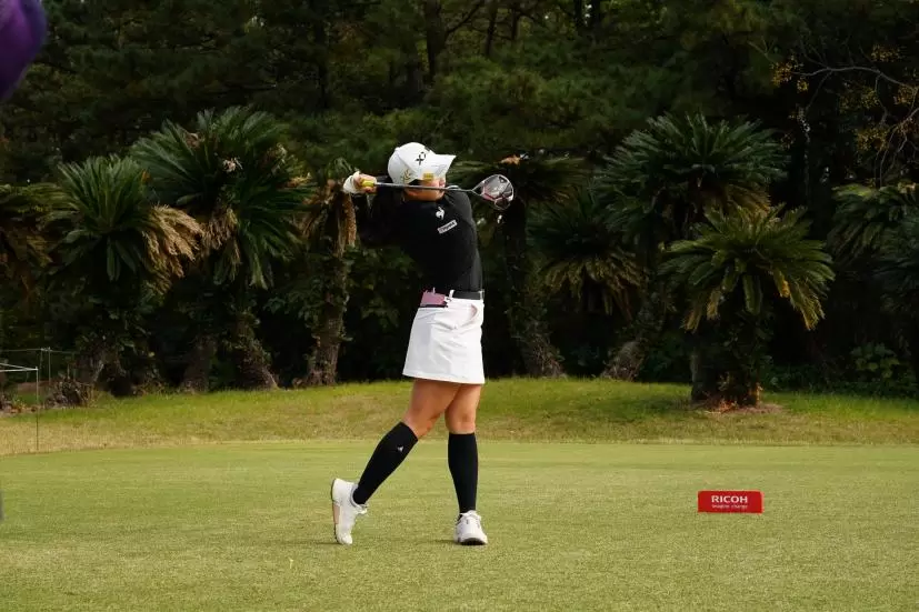 小祝さくらのドライバースイング連続写真【2021年JLPGAツアーチャンピオンシップリコーカップ】