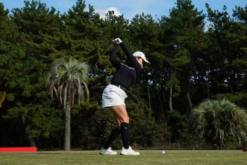 小祝さくらのアイアンスイング連続写真【2021年JLPGAツアーチャンピオンシップリコーカップ】