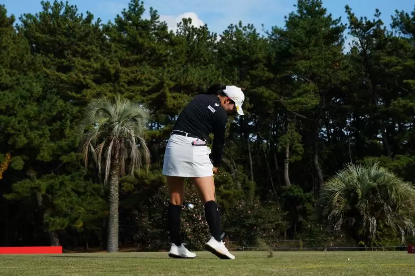 小祝さくらのアイアンスイング連続写真【2021年JLPGAツアーチャンピオンシップリコーカップ】