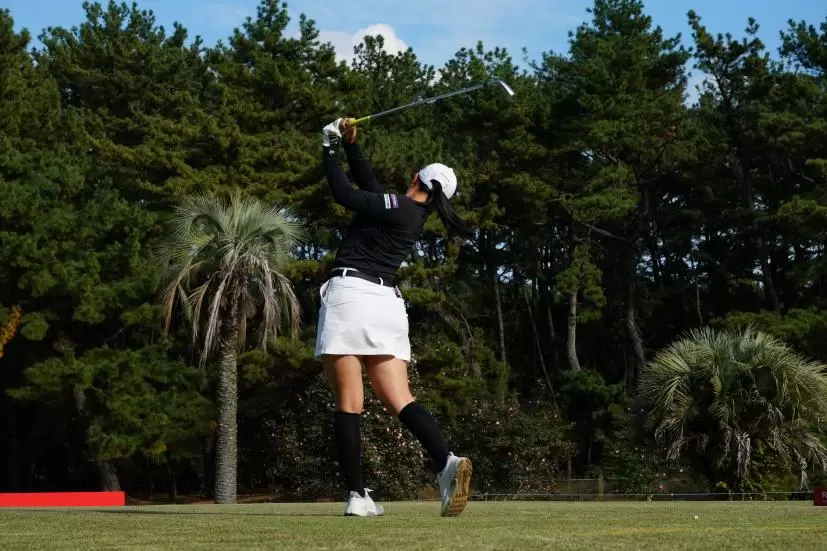 小祝さくらのアイアンスイング連続写真【2021年JLPGAツアーチャンピオンシップリコーカップ】