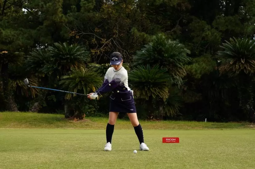 西村優菜のドライバースイング連続写真【2021年JLPGAツアーチャンピオンシップリコーカップ】