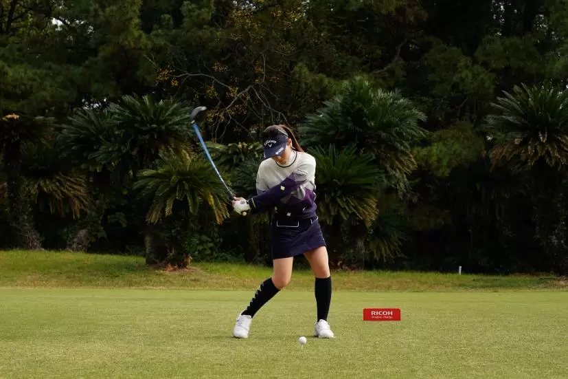 西村優菜のドライバースイング連続写真【2021年JLPGAツアーチャンピオンシップリコーカップ】