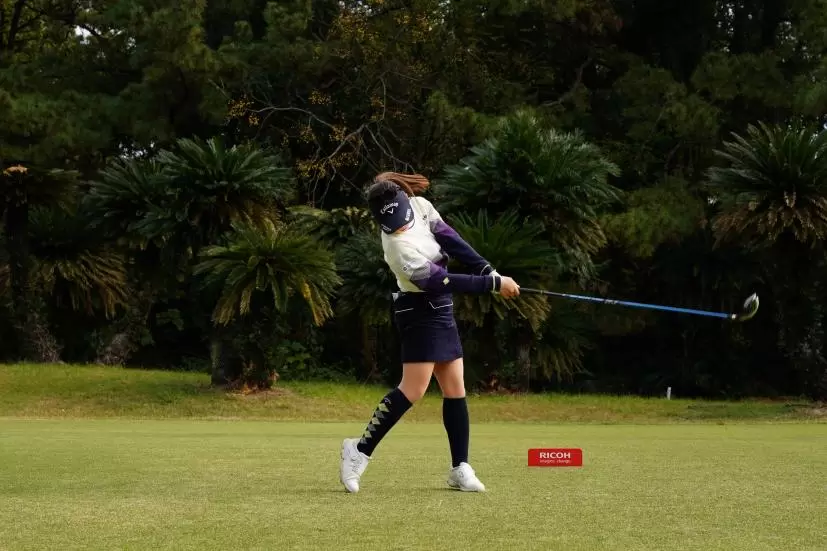 西村優菜のドライバースイング連続写真【2021年JLPGAツアーチャンピオンシップリコーカップ】
