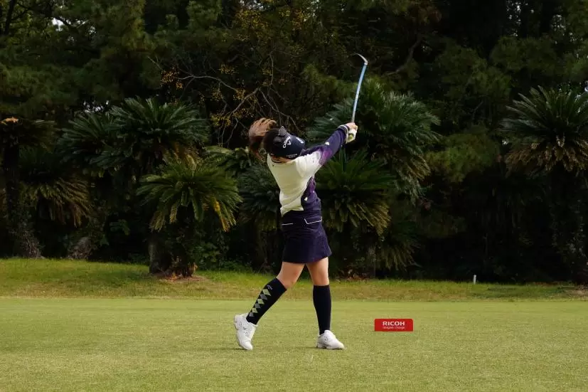 西村優菜のドライバースイング連続写真【2021年JLPGAツアーチャンピオンシップリコーカップ】
