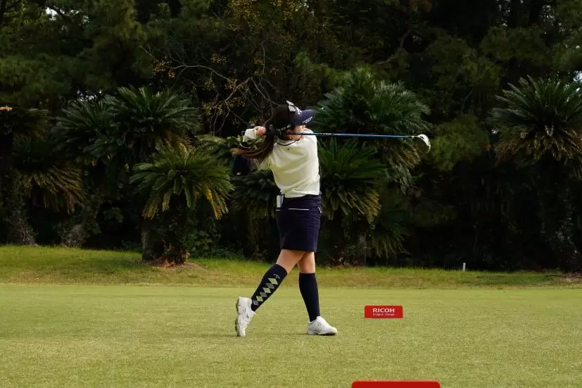 西村優菜のドライバースイング連続写真【2021年JLPGAツアーチャンピオンシップリコーカップ】