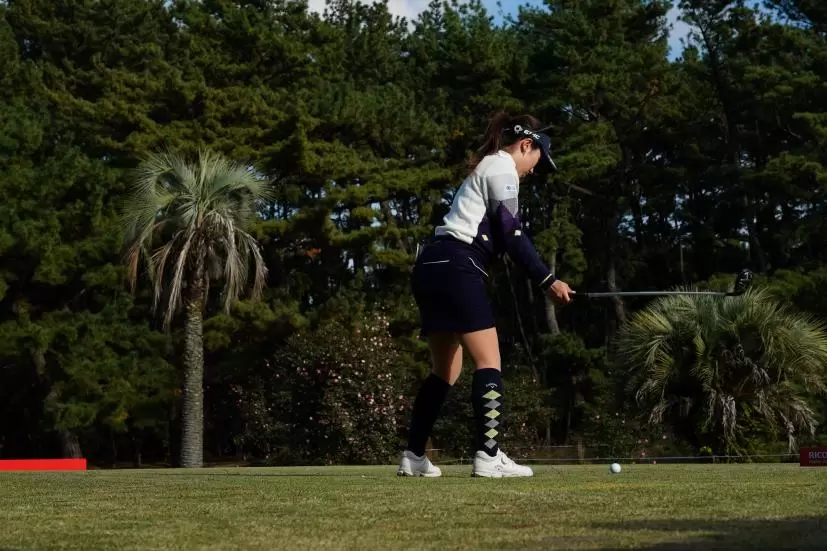 西村優菜のユーティリティスイング連続写真【2021年JLPGAツアーチャンピオンシップリコーカップ】