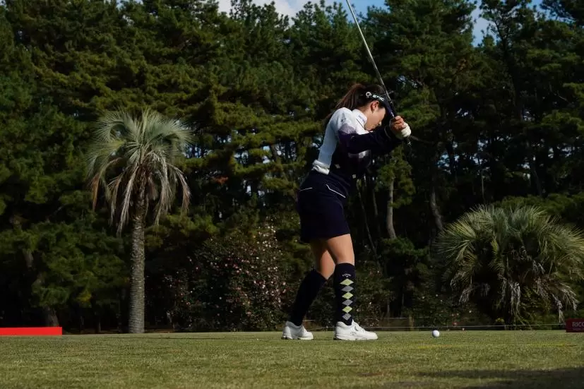 西村優菜のユーティリティスイング連続写真【2021年JLPGAツアーチャンピオンシップリコーカップ】