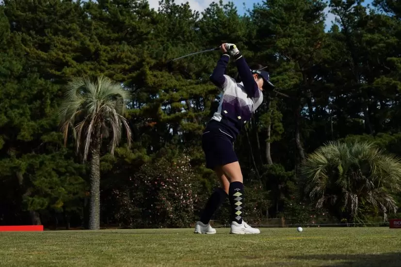 西村優菜のユーティリティスイング連続写真【2021年JLPGAツアーチャンピオンシップリコーカップ】