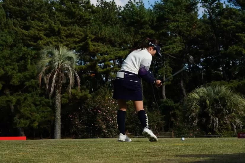 西村優菜のユーティリティスイング連続写真【2021年JLPGAツアーチャンピオンシップリコーカップ】