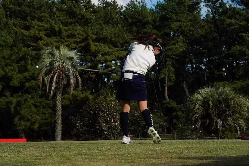 西村優菜のユーティリティスイング連続写真【2021年JLPGAツアーチャンピオンシップリコーカップ】