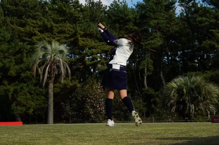 西村優菜のユーティリティスイング連続写真【2021年JLPGAツアーチャンピオンシップリコーカップ】