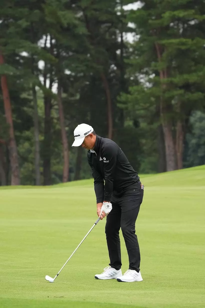 コリン・モリカワのアイアンスイング　アドレス