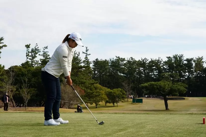 西郷真央のアイアンスイング連続写真【2021年JLPGAツアーチャンピオンシップリコーカップ】